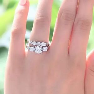 Women's wedding ring set new, size 7, 1.60 carat